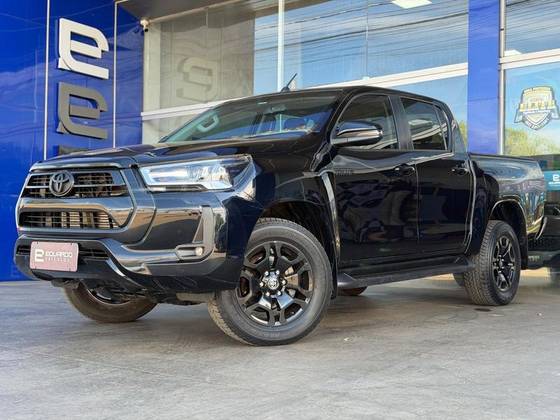 TOYOTA HILUX 2.8 D-4D TURBO DIESEL CD SRV 4X4 AUTOMÁTICO TOYOTA HILUX 2.8 D-4D TURBO DIESEL CD SRV 4X4 AUTOMÁTICO